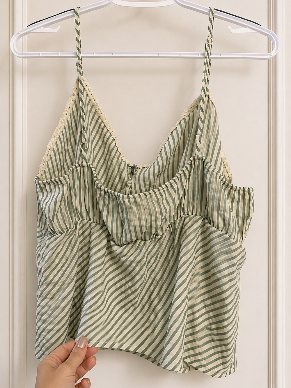 American Eagle Outfitters Green & Cream Striped Tie-Front Top NWOT - Picture 3 of 4